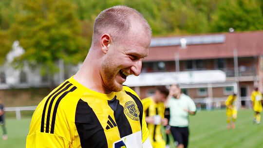 Torjäger und Kapitän: Marcel Beck glänzt bei der SG Fürfeld, mit der er auch beim Spitzenspiel in Monzingen punkten möchte. Torjäger und Kapitän: Marcel Beck glänzt bei der SG Fürfeld, mit der er auch beim Spitzenspiel in Monzingen punkten möchte.