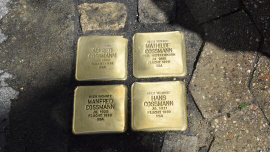 Stolpersteine sind auch vor dem ehemaligen Haus der vierköpfigen Familie Cossmann in der Mayener Brückenstraße verlegt worden.