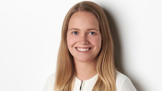Savanna Zerfaß ist nach der Elternzeit mit neuer Praxis zurück. In Mogendorf behandelt die Chiropraktorin nun ihre Patienten.