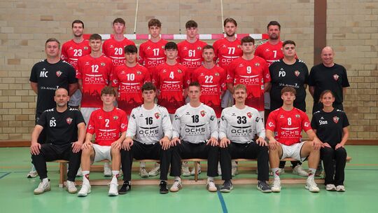 Die HSG Kastellaun/Simmern in der Regionalliga-Saison 2026/27: (hintere Reihe, von links) Josip Grbavac, Nico Hassley, Jakob Mül