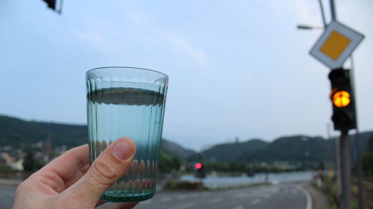 Die Wasserversorger sind verpflichtet, einen sparsamen Umgang mit Wasser zu fördern und die Bevölkerung frühzeitig für die jewei Die Wasserversorger sind verpflichtet, einen sparsamen Umgang mit Wasser zu fördern und die Bevölkerung frühzeitig für die jewei