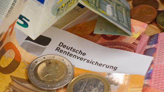 Die gesetzliche Rente reicht nicht aus, um im Alter gut versorgt zu sein, private Vorsorge ist geboten. 2027 kommt ein neues sta