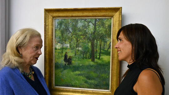 Gisela Neumann-Rysse (links), Nichte von Ströhers Ehefrau Charlotte, war aus München zu Ströhers 150. Geburtstag nach Simmern ge