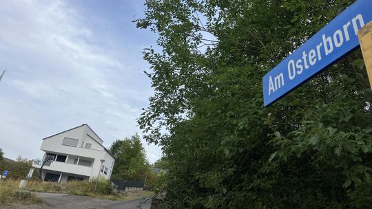 Das Ingenieurbüro "sbt" aus Kenn soll für rund 5000 Euro eine Baugrunderkundung in der Straße "Am Osterborn" in Sehl vornehmen.