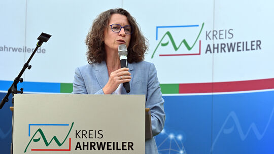 Einen Einblick in die Entwicklung des Tourismus gab Landrätin Cornelia Weigand beim Jahresempfang der Wirtschaft im Kreis Ahrwei Einen Einblick in die Entwicklung des Tourismus gab Landrätin Cornelia Weigand beim Jahresempfang der Wirtschaft im Kreis Ahrwei