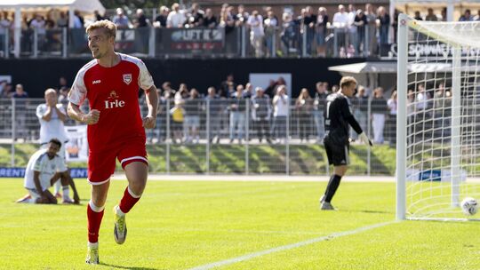 Elias Huth brachte die Sportfreunde Siegen mit seinem Führungstreffer gegen Bocholt auf die Siegerstraße.