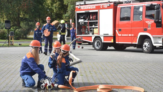Mit dem simulierten Einsatz der Jugendwehr begannen die Schauübungen am Festtag der Freiwilligen Feuerwehr Miehlen, die 125 Jahr