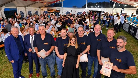 Viele Gratulanten für 200 Jahre Feuerwehr Mörschied: Politik, Feuerwehrführung und örtliche Vereine würdigten die lange Geschich