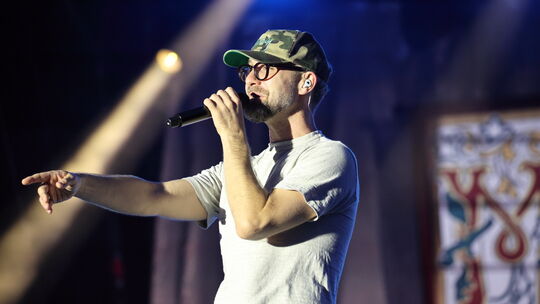 Sänger Mark Forster ist jetzt am Deutschen Eck in Koblenz aufgetreten.
