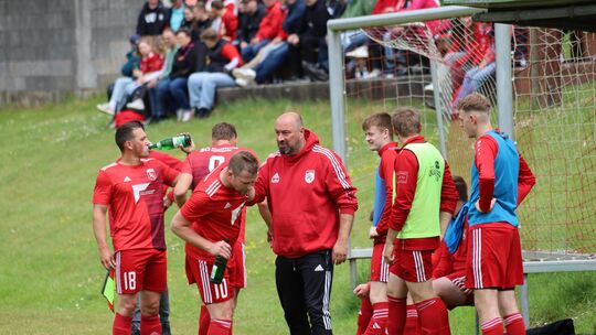Michael Minke (Mitte) ist nicht mehr Trainer des A-Ligisten SG Dickenschied/Gemünden. Nach einer Sieglos-Serie musste der Monzin