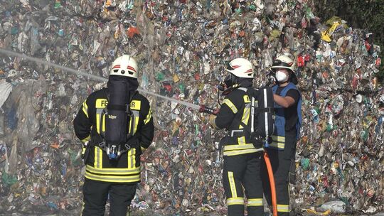 Brand bei Abfallwirtschaft in Boden Brand bei Abfallwirtschaft in Boden