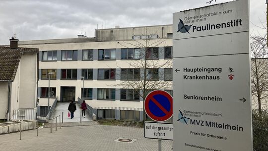Das Paulinenstift in Nastätten bleibt erst mal erhalten. Doch wer das Krankenhaus in Zukunft trägt, ist weiterhin ungeklärt. Das Paulinenstift in Nastätten bleibt erst mal erhalten. Doch wer das Krankenhaus in Zukunft trägt, ist weiterhin ungeklärt.
