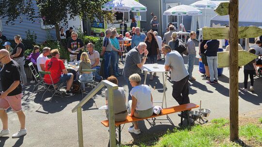 Bei bestem Wetter fanden große und kleine Besucher den Weg ins Tierheim Siegen. Das Sommerfest ist neben dem Frühlungsfest am er