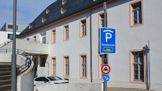 Die Parkplätze in der Tiefgarage Karmeliterstraße gehört zu jenen Flächen, die im kommenden Jahr definitiv mehr kosten werden, d