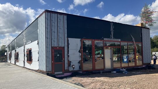 Das Gebäude steht bereits - am 20. Oktober soll hier der McDonald's in Birkenfeld eröffnen.