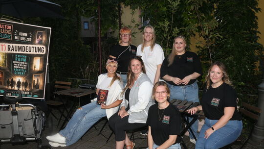 Lisa Marie Kretzer, Samira Böttcher, Nina Kunze, Judith Hartmann, Fabienne Roß und Katharina Kerwer zogen bei der Kulturnacht mi Lisa Marie Kretzer, Samira Böttcher, Nina Kunze, Judith Hartmann, Fabienne Roß und Katharina Kerwer zogen bei der Kulturnacht mi