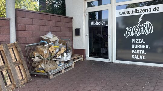 Der Eingang der Blizzeria in Neuwied wirkt so, als wäre die Schließung ziemlich kurzfristig erfolgt.