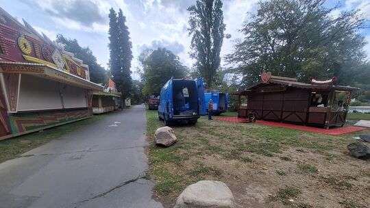 Am Mittwoch haben die ersten Aussteller mit dem Auifbau in den Rheinanlagen begonnen.
