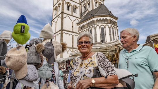 Beim Bopparder Zwiebelmarkt konnten die Besucher wieder bummeln, staunen und stöbern. Auch wenn aufgrund der warmen Temperaturen