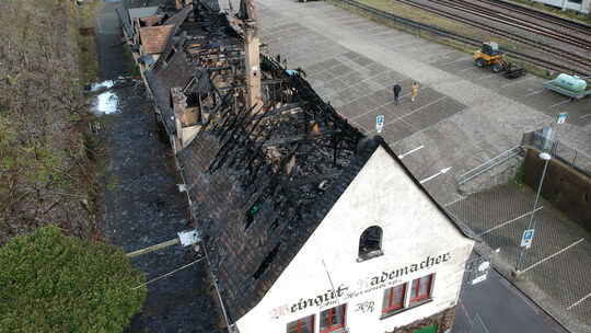 So sah das ehemaliges Weingut Rademacher in Cochem unmittelbar nach einem Brand von Ende Oktober 2023 aus. Inzwischen hat die Na