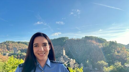 Foto der Bezirksbeamtin POK'in Lombard