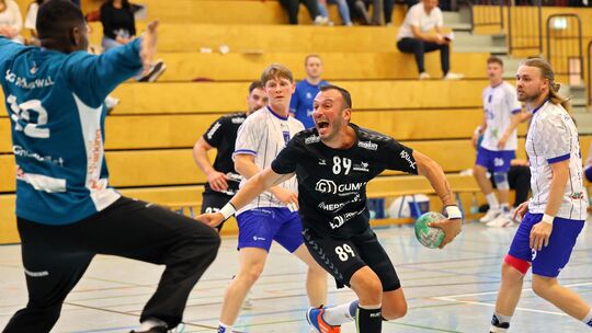 Die HSG Hunsrück um Neuzugang Florin Acatrinei (am Ball, hier im Spiel gegen Römerwall) hat in dieser Saison Großes vor und hat