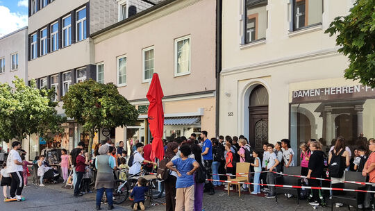 Familie Yurdakul bot vergangenen Freitag zu ihrem neunjährigen Jubiläum, Döner für einen Euro an. Dass die Aktion derartige Wart