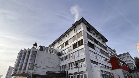 Geht insgesamt gestärkt aus der Krankenhausreform hervor, soll aber die Abteilung Gefäßchirurgie verlieren, wogegen sich jetzt g