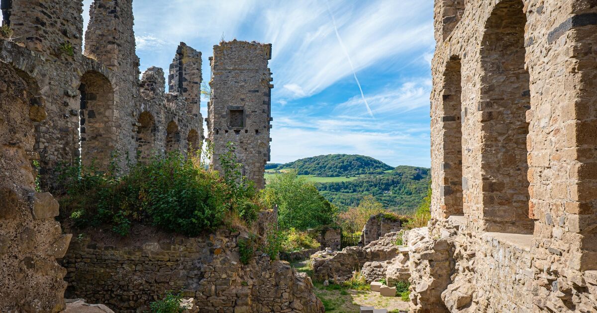 Ausblick bis zum Kölner Dom: Ausflugstipp: Burg Olbrück ist immer einen ...