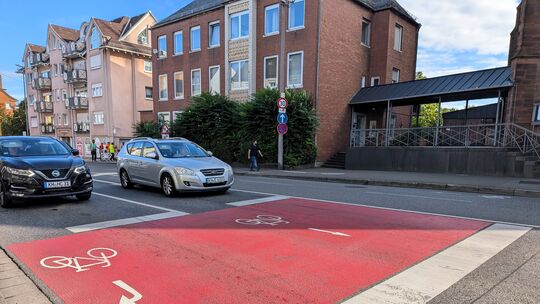 Ein breiter Streifen für Radler: So wie hier auf der Wilhelmstraße sieht es in entgegengesetzter Richtung nicht aus. Dort ist nu