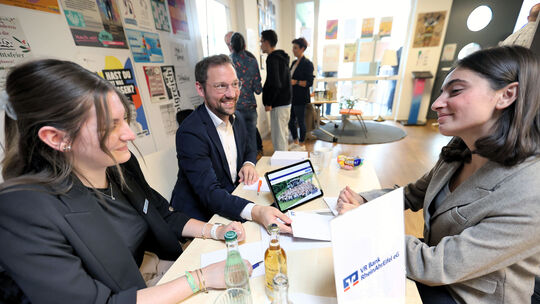 24 Unternehmen präsentieren sich beim Speed-Dating am Dienstag, 15. September. Auch die VR Bank RheinAhrEifel ist wieder dabei.