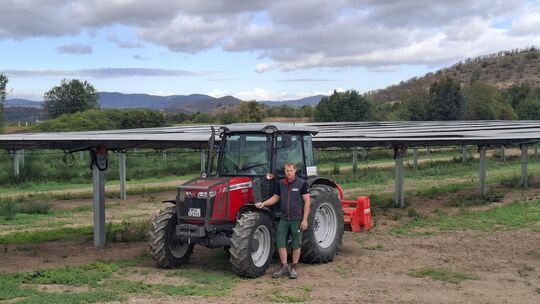 Landwirt Florian Johann ist beim Agri-PV-Pilotprojekt in Ochtendung mit an Bord. Er wird auf der Fläche unter den Solarmodulen F