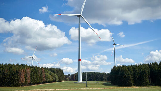 Der Windpark Höhn wird ebenfalls von der EVM betrieben. Die Ortsgemeinde profitiert von hohen Pachteinnahmen.