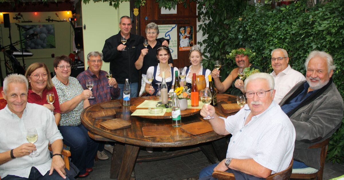 Wine village on the Moselle celebrates: Mesenich's cellar fair fills ...