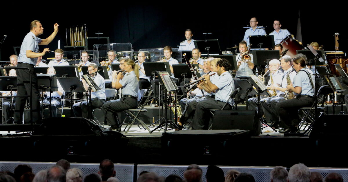 1000 Besucher in Koblenz: Heeresmusikkorps spielt sich ein Medley zum ...