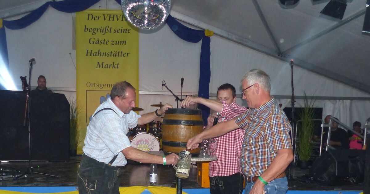 So ausgelassen feiert Hahnstätten seinen Markt