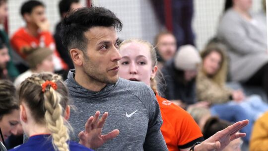 Trainer Peter Nogueira Schmid war mit dem Spiel seiner Maifeld Volleys überhaupt nicht zufrieden, die SG unterlag in Oberbieber