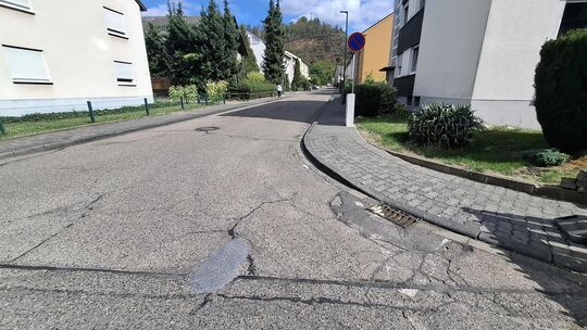Anfang Oktober beginnen die Arbeiten zur Asphaltdeckensanierung in Oberlahnstein, unter anderem ist die Josef-Rätz-Straße an der Anfang Oktober beginnen die Arbeiten zur Asphaltdeckensanierung in Oberlahnstein, unter anderem ist die Josef-Rätz-Straße an der