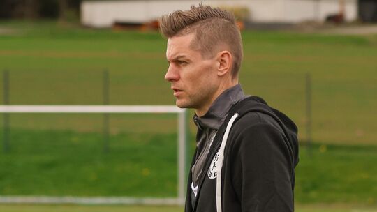 Berod-Wahlrods Trainer Lukas Haubrich freut sich, dass sein Team vor allem in der Offensive im Vergleich zur vergangenen Rückrun