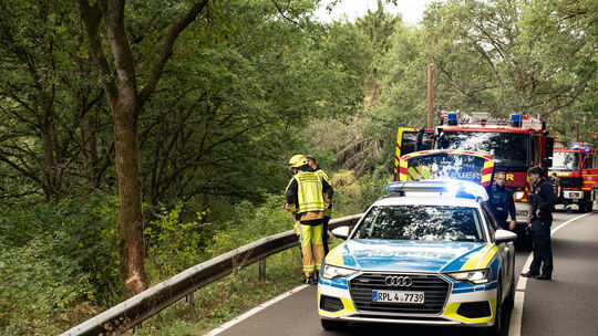 Zwischen Heimbach und Hoppstädten-Weiersbach ist es auf der L169 zu einem tödlichen Unfall gekommen. Zwei Menschen sind in der F