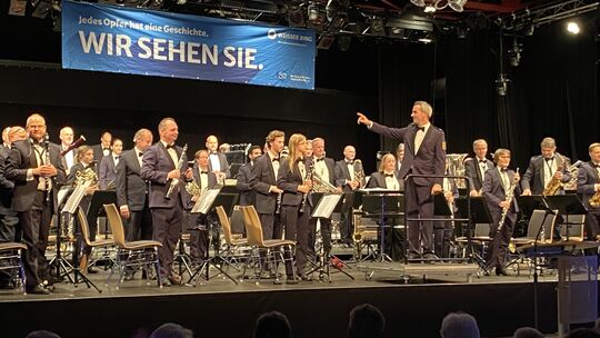 Das Landespolizeiorchester Rheinland-Pfalz gab ein klangvolles Konzert zu Gunsten des Weißen Rings im Kulturwerk Wissen.