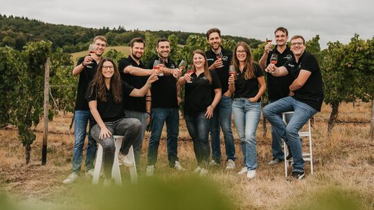 Die Naheweinrebellen haben sich vor knapp zehn Jahren gegründet und wollen altes Handwerk mit modernen Events verbinden – und ei Die Naheweinrebellen haben sich vor knapp zehn Jahren gegründet und wollen altes Handwerk mit modernen Events verbinden – und ei