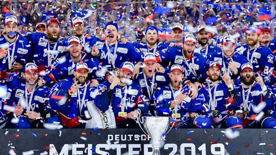Eishockey - Adler Mannheim Eishockey - Adler Mannheim