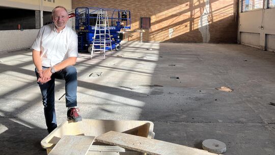 Die neue Gräfenbachhalle wird lichtdurchflutet, darauf freut sich Erster Beigeordneter Thomas Eß schon jetzt. Das Mitglied der S Die neue Gräfenbachhalle wird lichtdurchflutet, darauf freut sich Erster Beigeordneter Thomas Eß schon jetzt. Das Mitglied der S