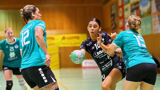 Für die HSG Hunsrück und Dunya Mohebzada (am Ball) gibt es kein Aufeinandertreffen mehr mit dem TV Bodenheim. Die Rheinhessen ha