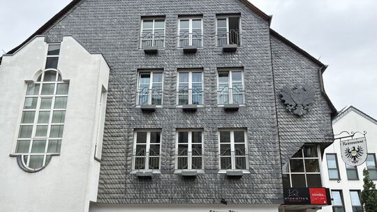 Der historische Schwarze Adler in Simmern steht zum Verkauf. Das dortige Steakhaus und die Pizzeria sind bereits seit Juli 2026