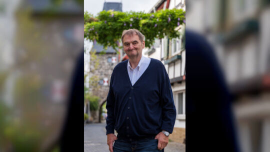 Dieter Tentler stellt sich in Erpel zur Wahl für das Bürgermeisteramt.