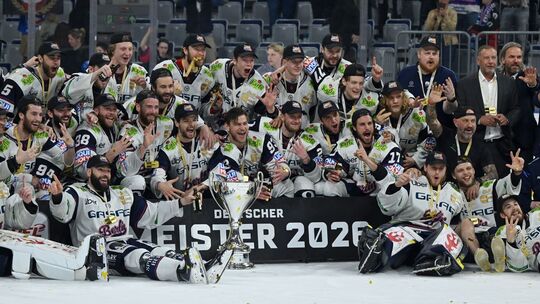 Titelverteidiger Eisbären Berlin Titelverteidiger Eisbären Berlin