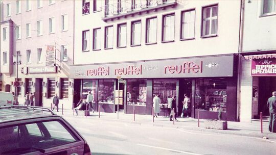 Reuffel in den 90er Jahren in der Löhrstraße - seit Langem der Stammsitz des Unternehmens, das mehrere Standorte hat.