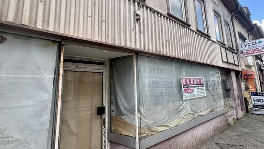 Ob dieses seit Jahren gammelnde Haus in der Wilhelmstraße noch einmal bewohnt werden wird, ist zweifelhaft. Ob dieses seit Jahren gammelnde Haus in der Wilhelmstraße noch einmal bewohnt werden wird, ist zweifelhaft.